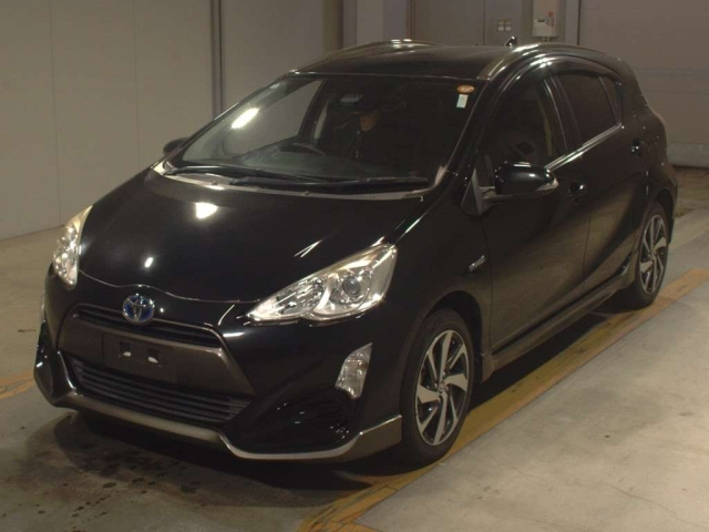 TOYOTA AQUA 2016
