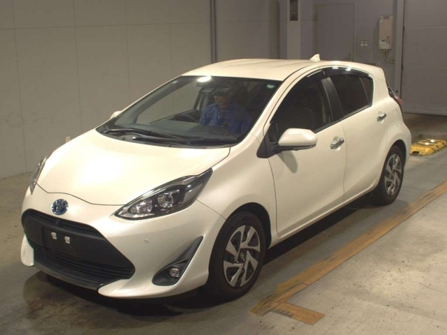 TOYOTA AQUA 2020