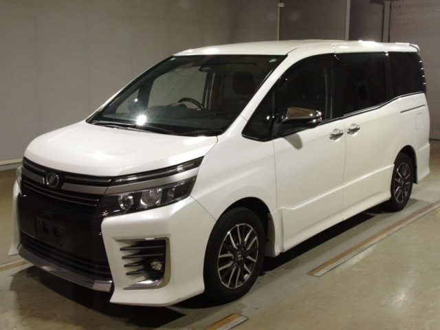 TOYOTA VOXY 2016