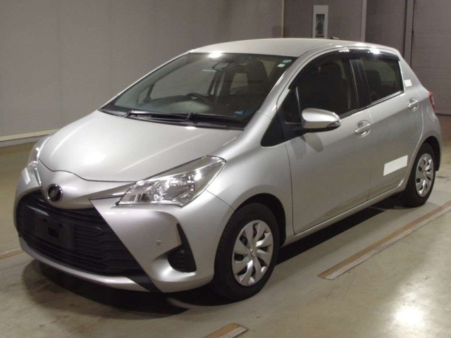 TOYOTA VITZ 2018
