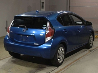 TOYOTA AQUA 2015