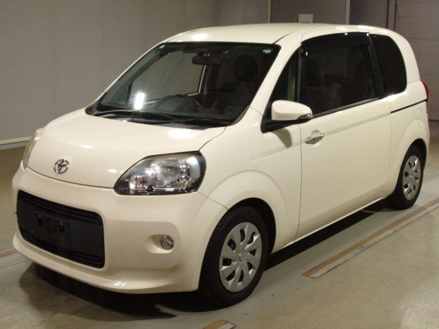 TOYOTA PORTE 2012