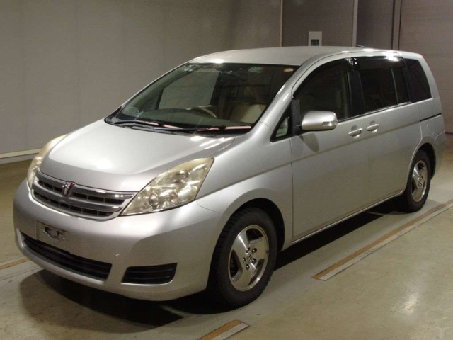 TOYOTA ISIS 2010