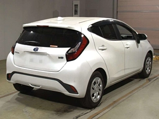 TOYOTA AQUA 2022
