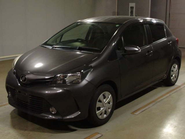 TOYOTA VITZ 2014