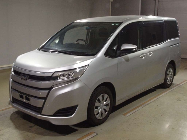 TOYOTA NOAH 2018