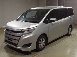 TOYOTA NOAH 2018