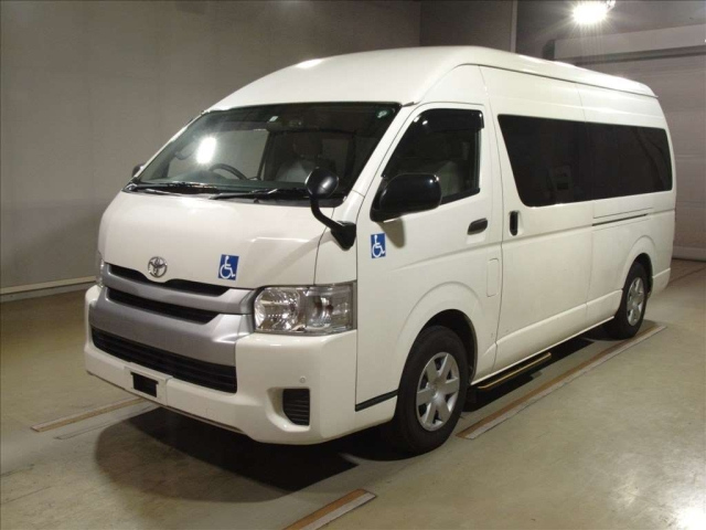 TOYOTA HIACE 2019