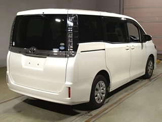 TOYOTA VOXY 2016