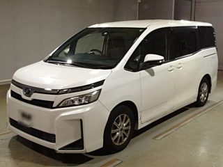 TOYOTA VOXY 2018