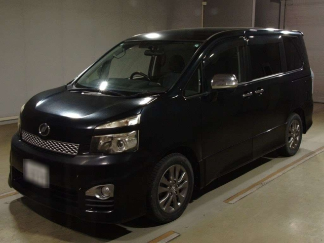 TOYOTA VOXY 2011