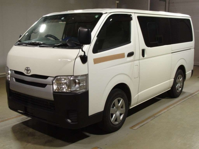 TOYOTA HIACE VAN 2017