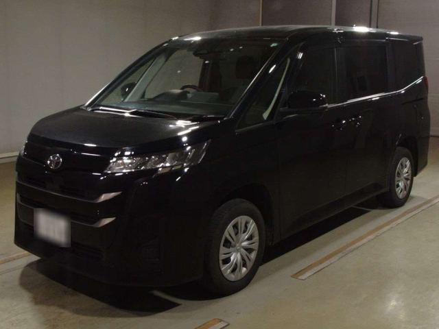 TOYOTA NOAH 2023