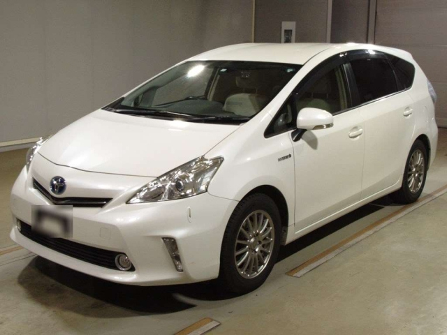 TOYOTA PRIUS ALPHA 2012