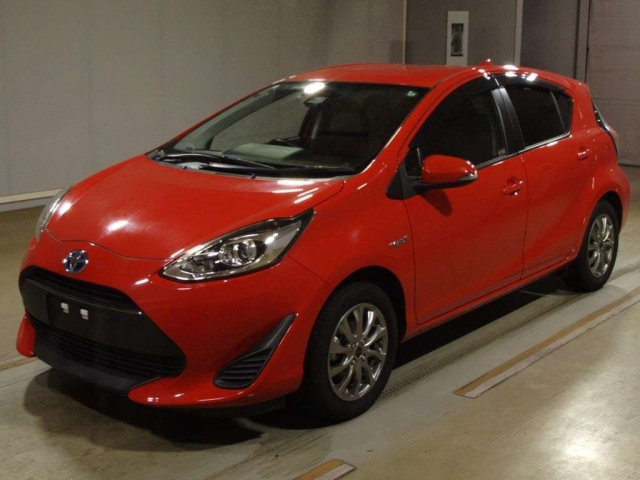 TOYOTA AQUA 2018
