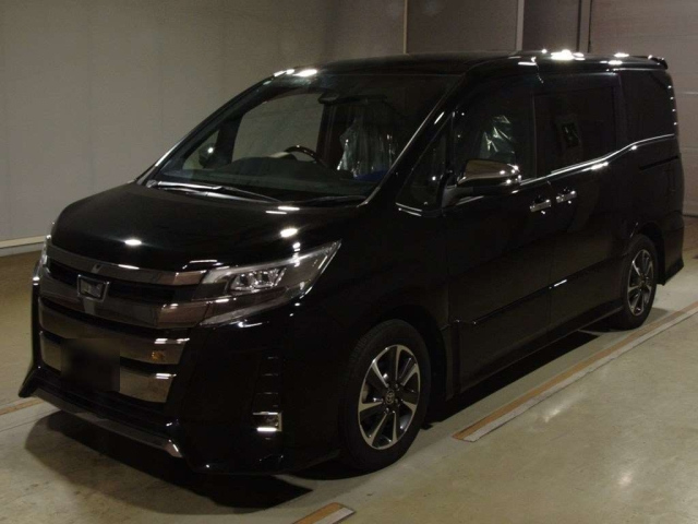 TOYOTA NOAH 2020
