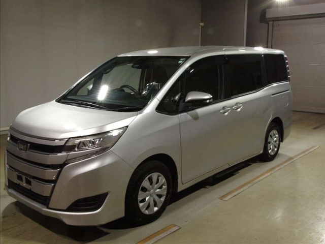 TOYOTA NOAH 2020
