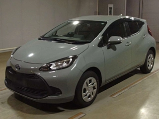 TOYOTA AQUA 2021