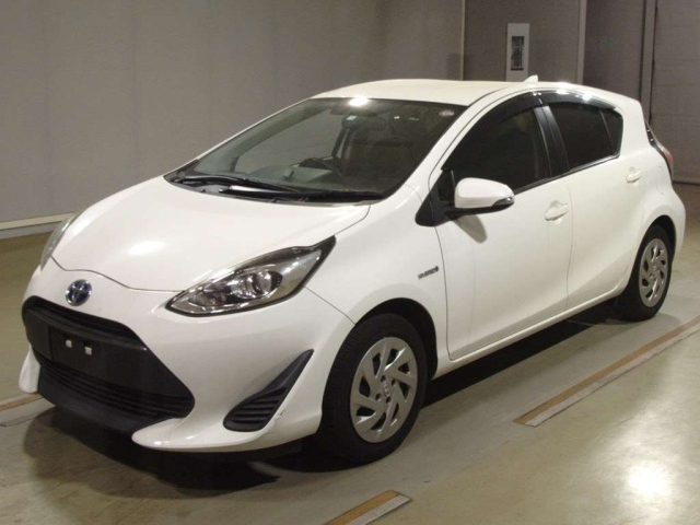 TOYOTA AQUA 2018