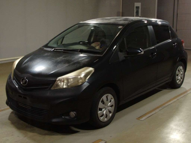 TOYOTA VITZ 2012
