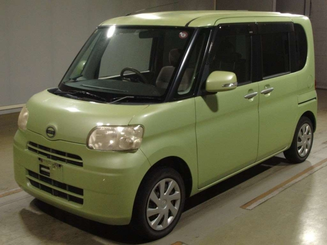 DAIHATSU TANTO 2010