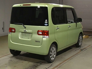DAIHATSU TANTO 2010