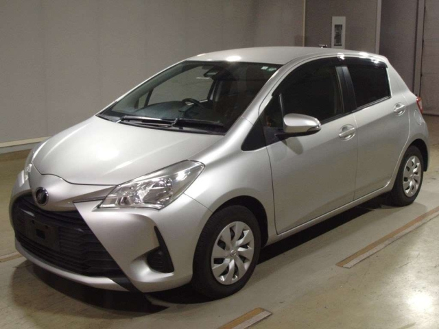 TOYOTA VITZ 2018