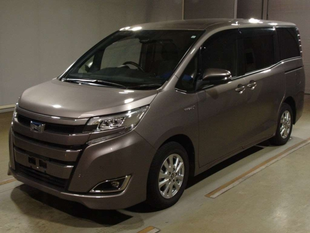 TOYOTA NOAH 2019