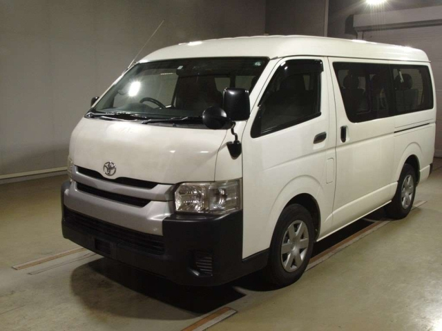 TOYOTA HIACE 2014