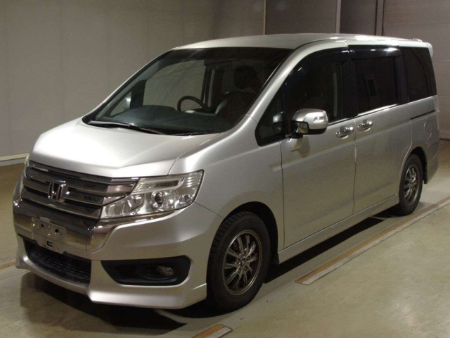 HONDA STEP WAGON 2015