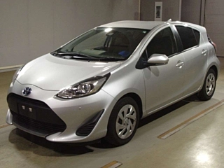 TOYOTA AQUA 2021