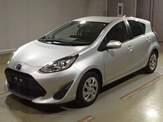 TOYOTA AQUA 2021