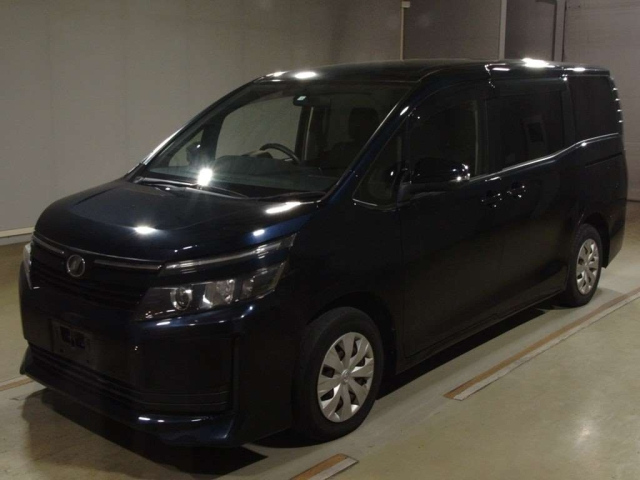 TOYOTA VOXY 2014
