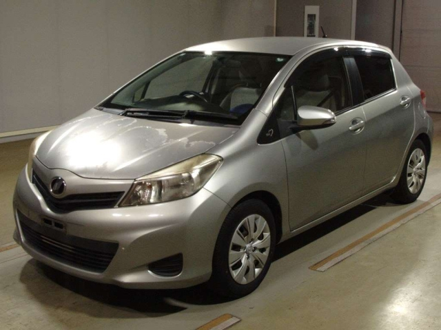 TOYOTA VITZ 2012