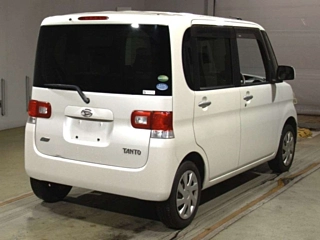 DAIHATSU TANTO 2012