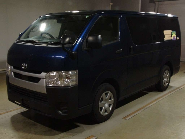 TOYOTA HIACE VAN 2021