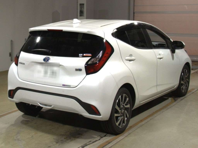 TOYOTA AQUA 2021