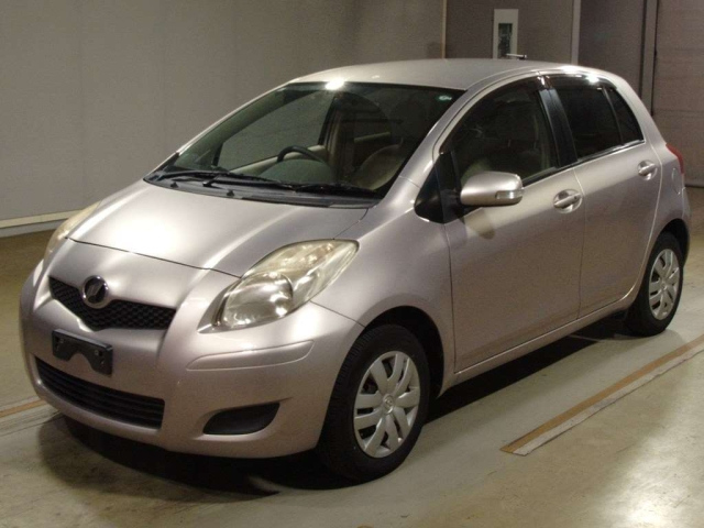 TOYOTA VITZ 2011