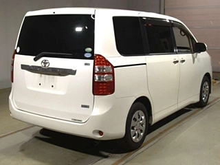 TOYOTA NOAH 2012