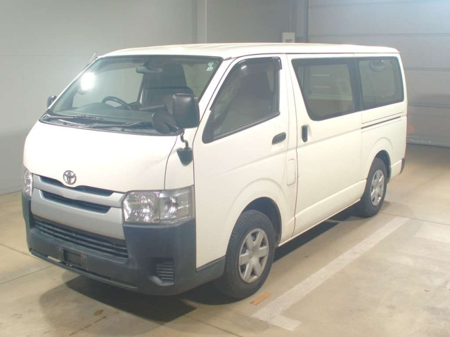 TOYOTA HIACE VAN