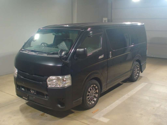 TOYOTA HIACE VAN 2015