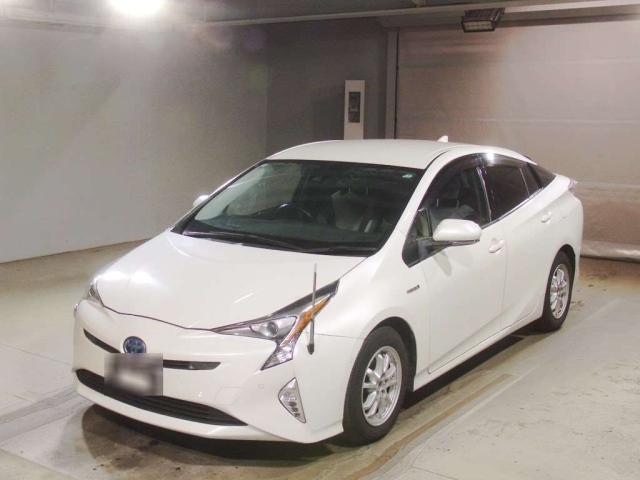 TOYOTA PRIUS 2016