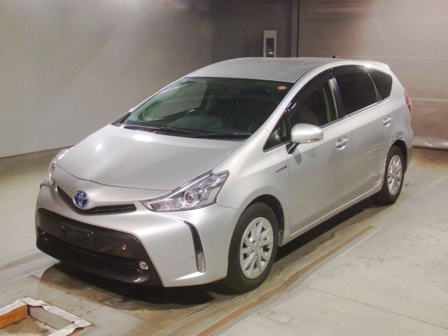 TOYOTA PRIUS ALPHA 2017