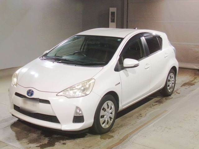 TOYOTA AQUA 2013