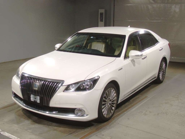 TOYOTA CROWN 2013