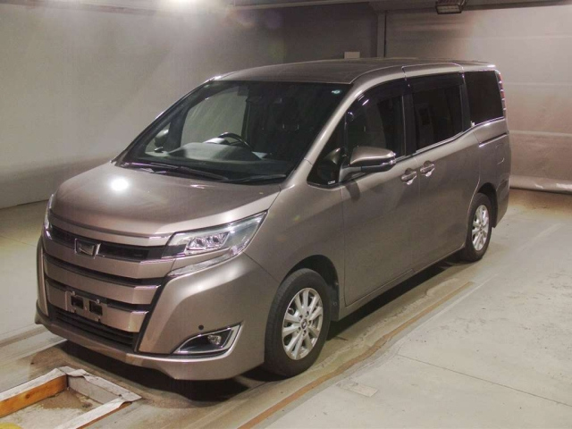 TOYOTA NOAH 2017