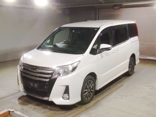 TOYOTA NOAH 2014