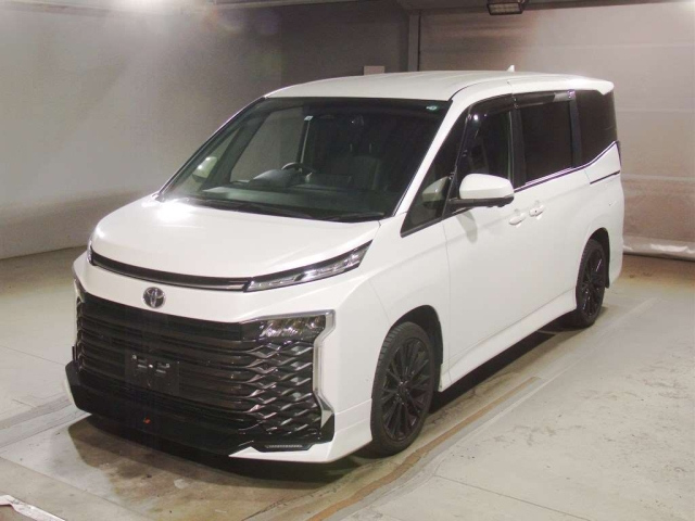 TOYOTA VOXY 2022