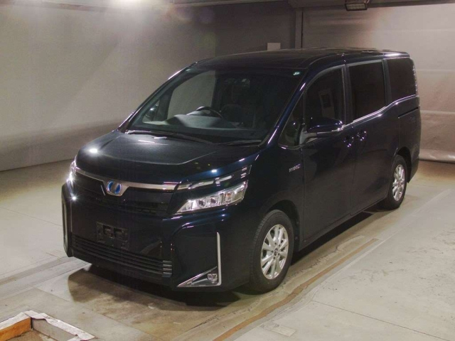 TOYOTA VOXY 2017