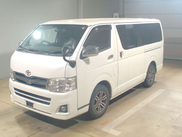 TOYOTA REGIUS ACE VAN